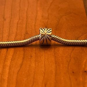 PANDORA Retired Sunburst Clip Spacer